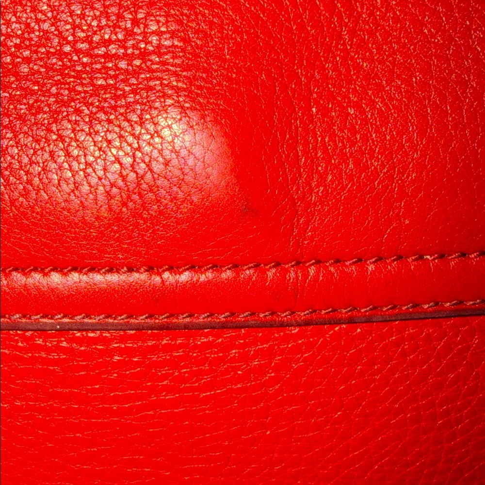 Gucci Scarlet Leather OTS Bag with Gold Chain - Picture 9 of 17